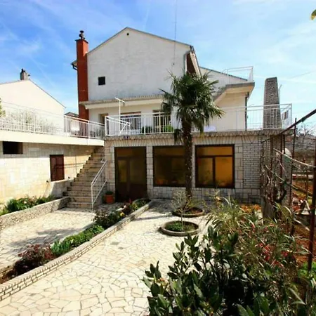 Marijela Gostinjska kuća 3*